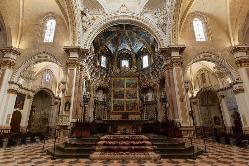 Nave and Baroque main altar