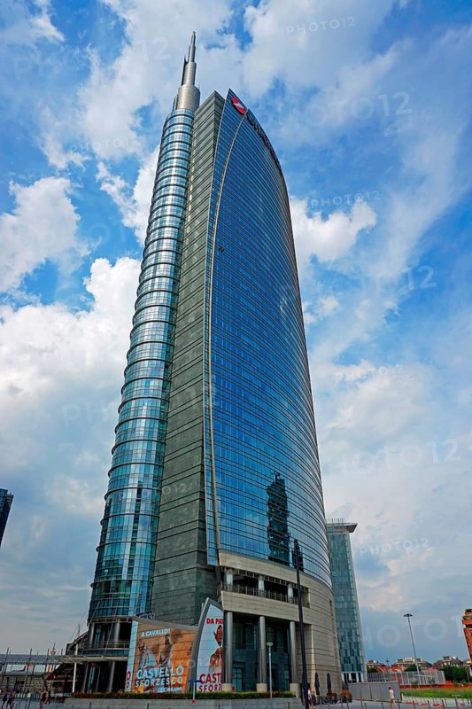 Torre Unicredit skyscraper at Milano Porta Garibaldi station