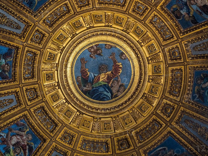 Artistic dome with mosaic