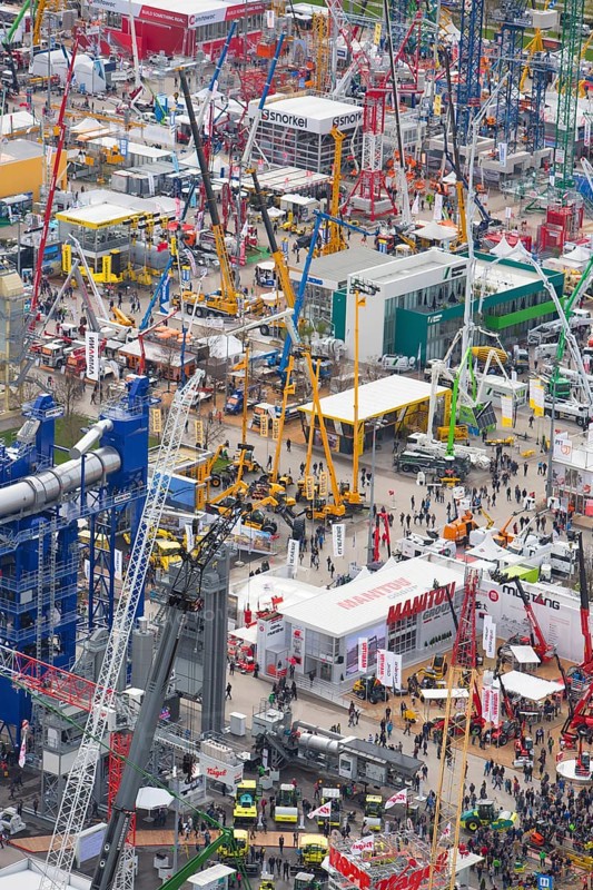 Cranes and construction machinery