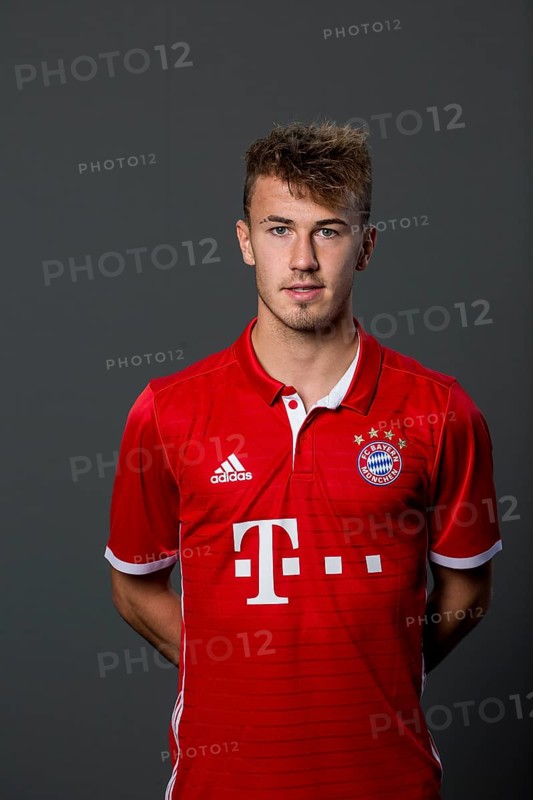 Niklas Dorsch of FC Bayern Munich