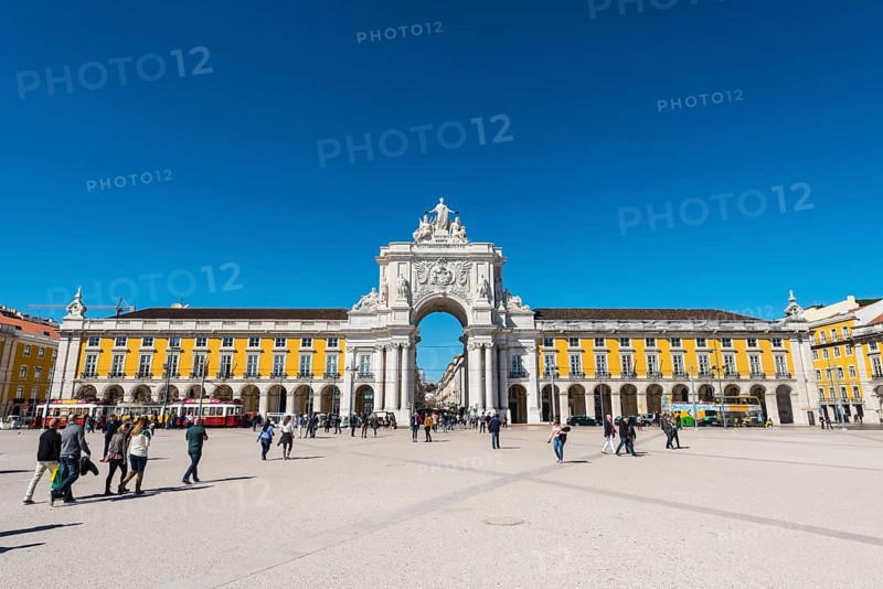 Arco da Vitoria at Praca do Comercio