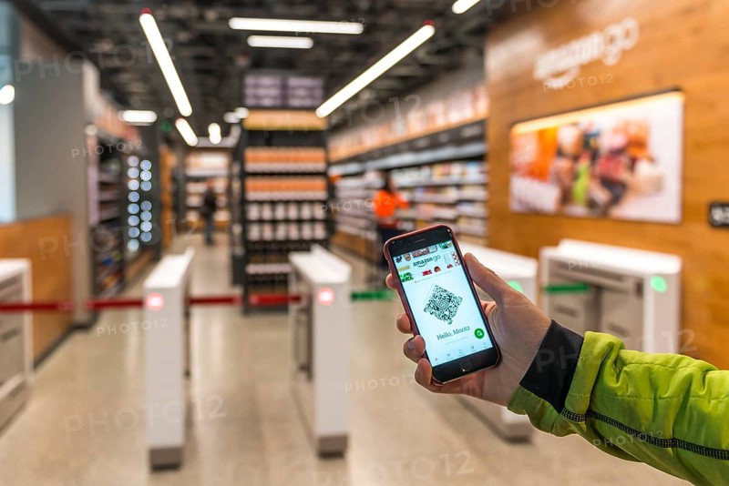 Amazon Go cashless payment app