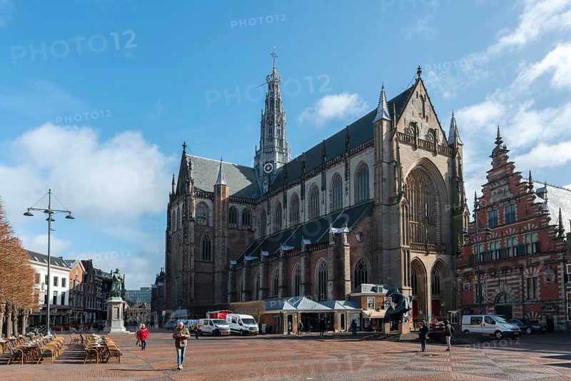 Gothic cathedral Sint-Bavokerk on the market square