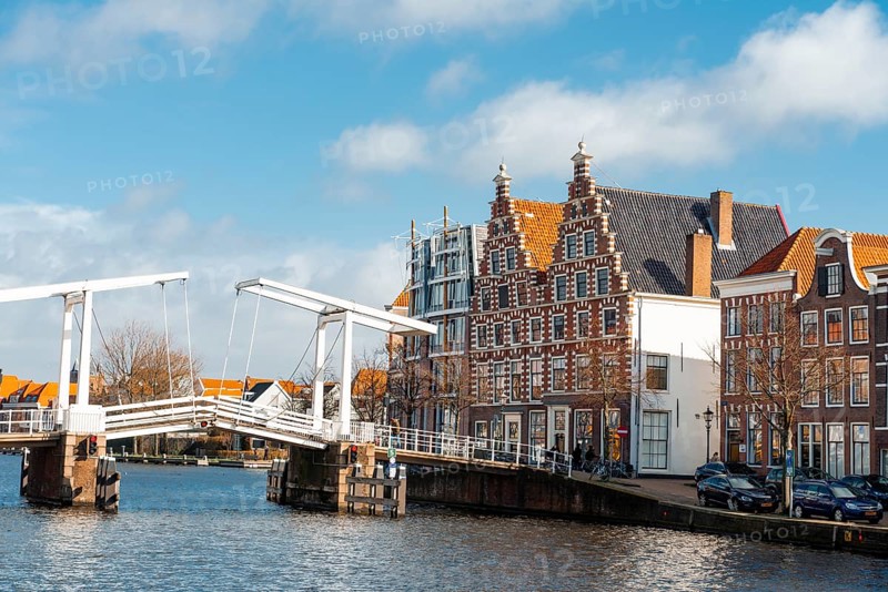 Drawbridge over river Binnen Spaarne