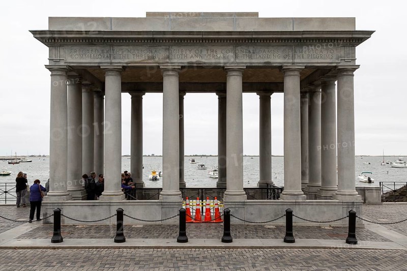 Monument Plymouth Rock