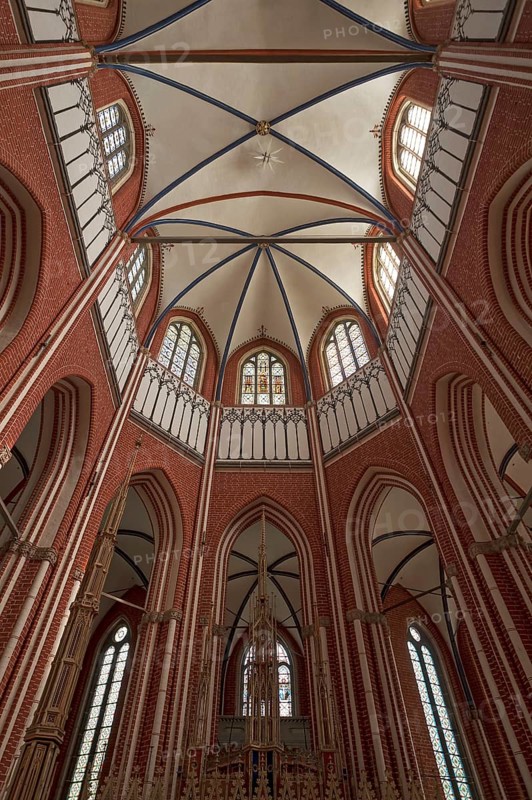 ceiling vault and chancel