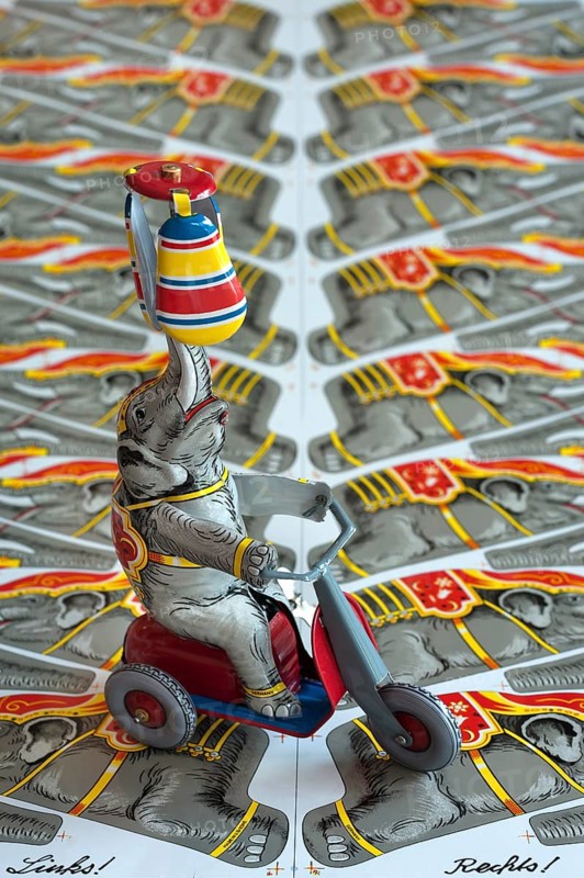 1950s tin toy