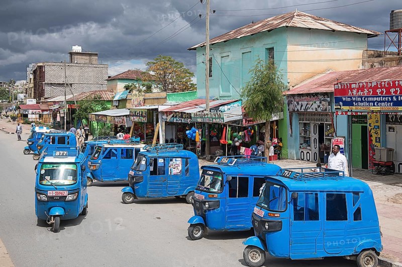 Tuk-Tuks at the roadside