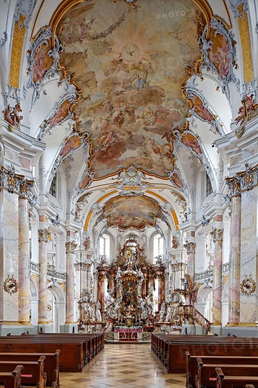 Nave with chancel and frescoed ceilings