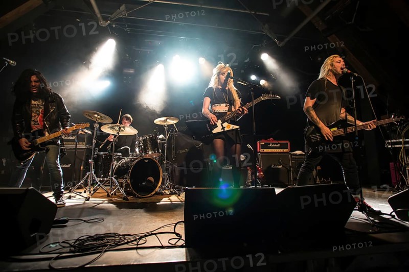 The Canadian rock band Die Mannequin live in the Schuur Lucerne