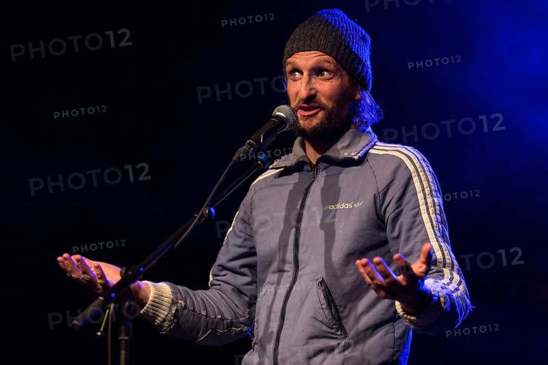 The Swiss singer and songwriter Shem Thomas live at the Schuur Lucerne