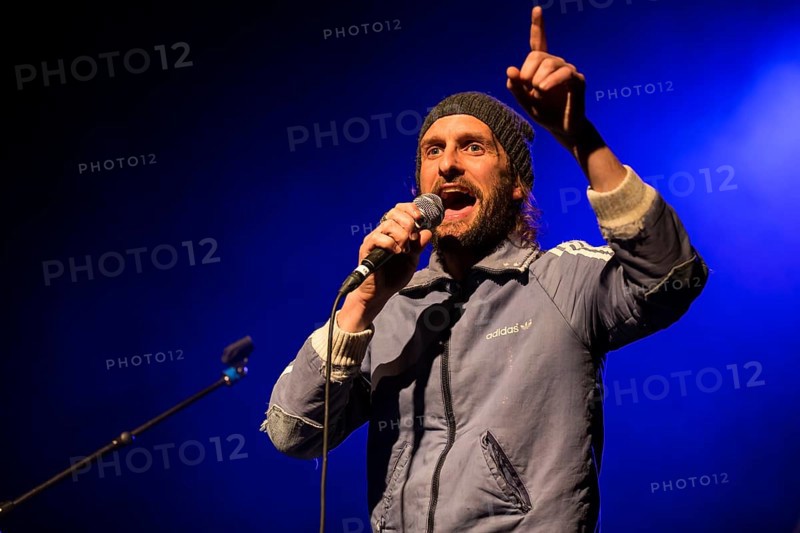 The Swiss singer and songwriter Shem Thomas live at the Schuur Lucerne