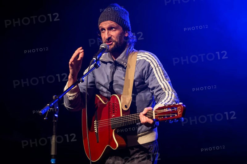The Swiss singer and songwriter Shem Thomas live at the Schuur Lucerne