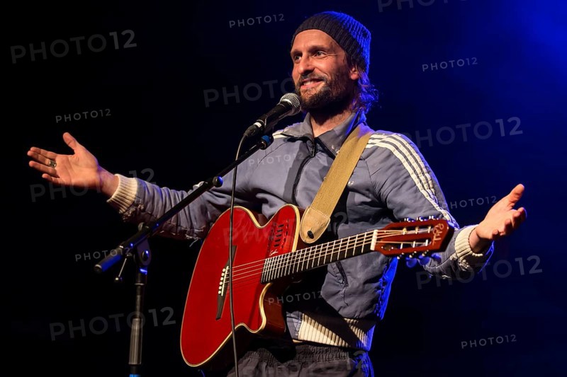The Swiss singer and songwriter Shem Thomas live at the Schuur Lucerne