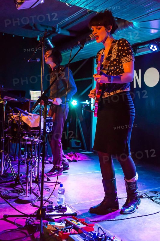 The Dutch-German pop duo Nosoyo with singer Donata Kramarz and drummer Daim de Rijke live in the Schuur Lucerne