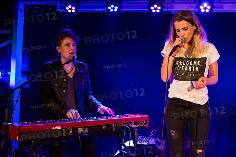 The Swiss singer and songwriter Lina Button live in the Schuur Lucerne