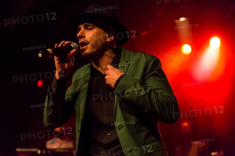 The Swiss reggae and ragas singer Dodo live in the Schuur Lucerne