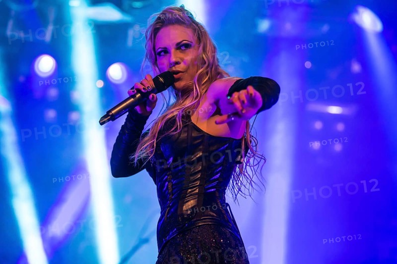 Singer Kobra Paige from the American melodic power metal band Kamelot live in the Schuur Lucerne