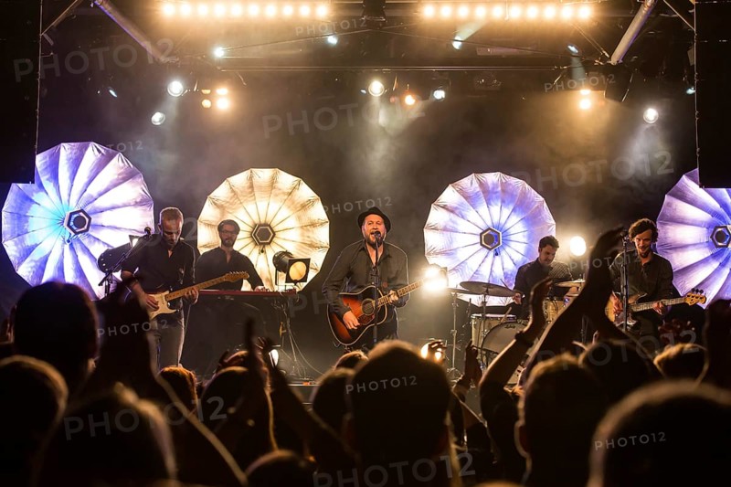 The Swiss singer and songwriter Lukas Linder alias Henrik Belden with band at the record baptism live in the Schuur Lucerne