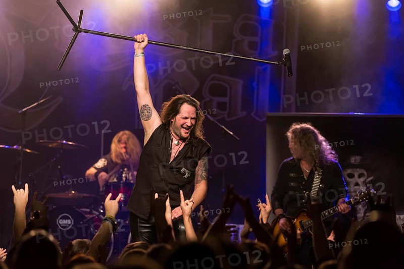 The Swiss hard rock band Crystal Ball live in the Schuur Luzern