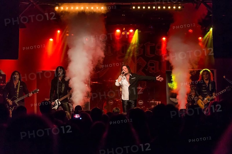 The Swiss hard rock band Crystal Ball live in the Schuur Luzern