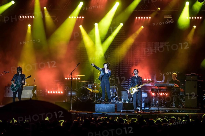 Die deutsche Pop und Rockband Silbermond live at the 27th Heitere Open Air in Zofingen