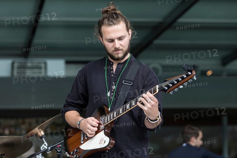 The Swiss music trio Forlorn Elm with David Friedli at the Gitrarre