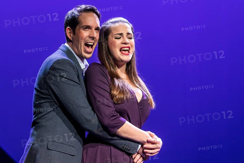 The leading actors Christian Sollberger as Julian and Maren Kern as Laura at the musical 95 - Ninety-Five live at Le Theatre im Gersag
