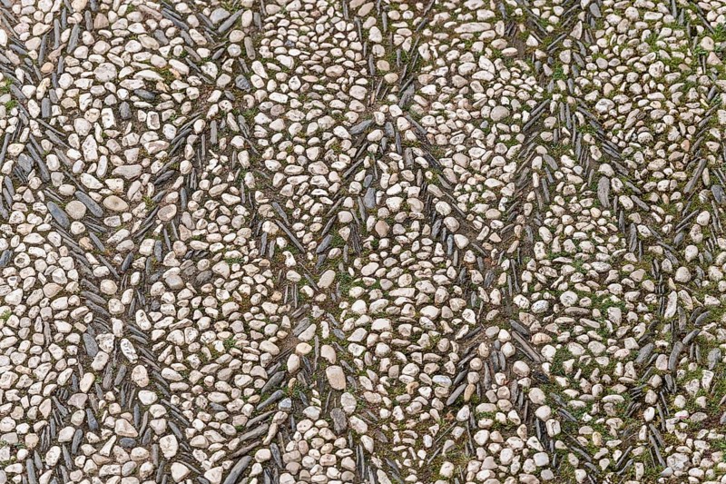 Floor laid with pebble