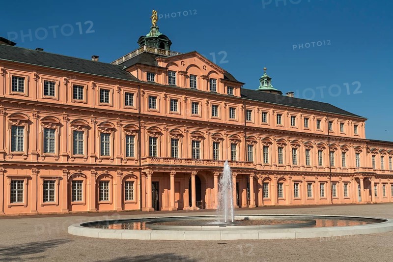 Schloss Rastatt with fountain