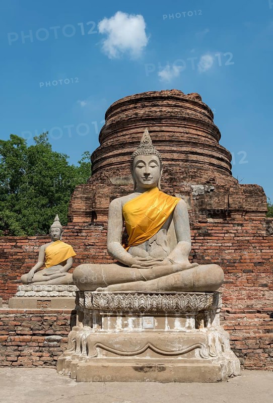 Buddha statues in front of the Central Stupa