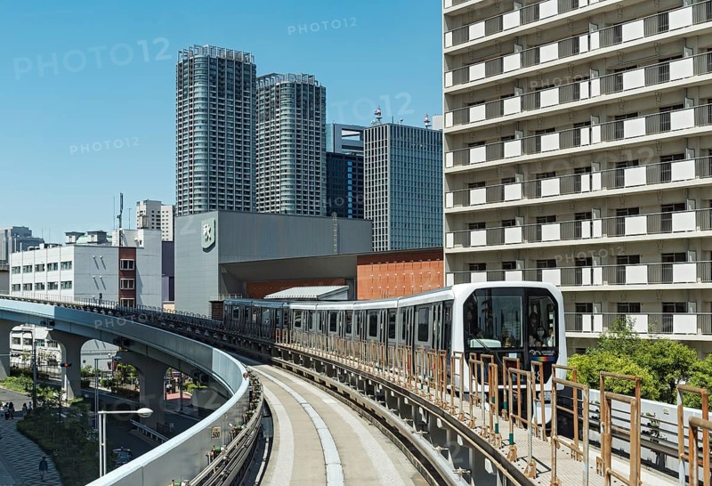 Yurikamome automated train in Daiba