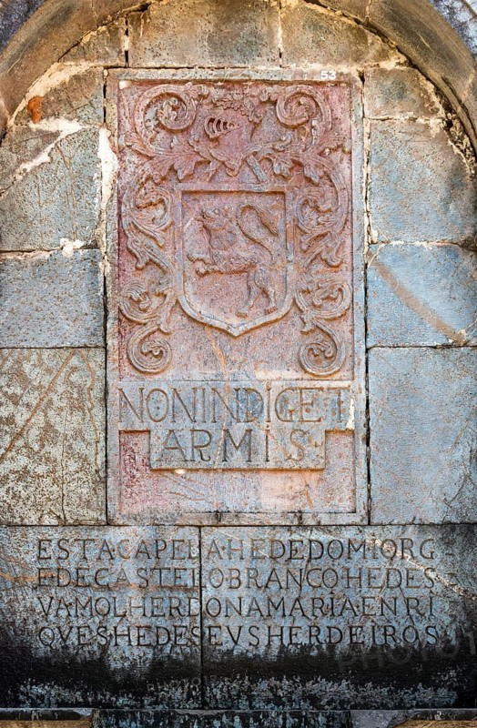 Coat of arms and inscriptions