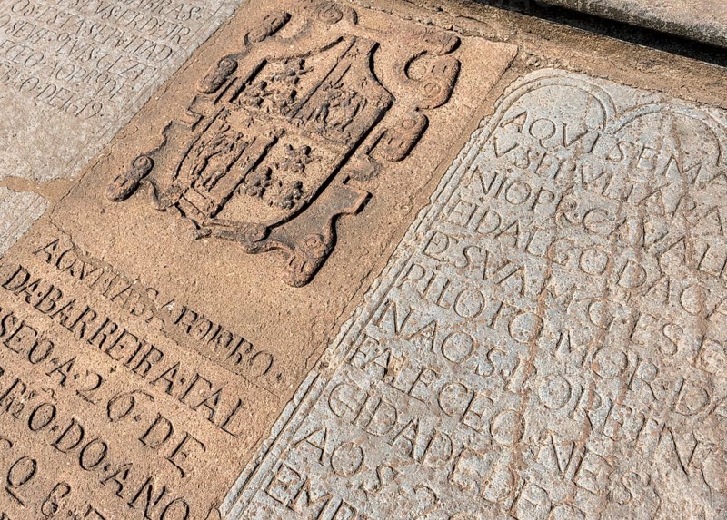 Indo-Portuguese Coat of Arms and inscriptions