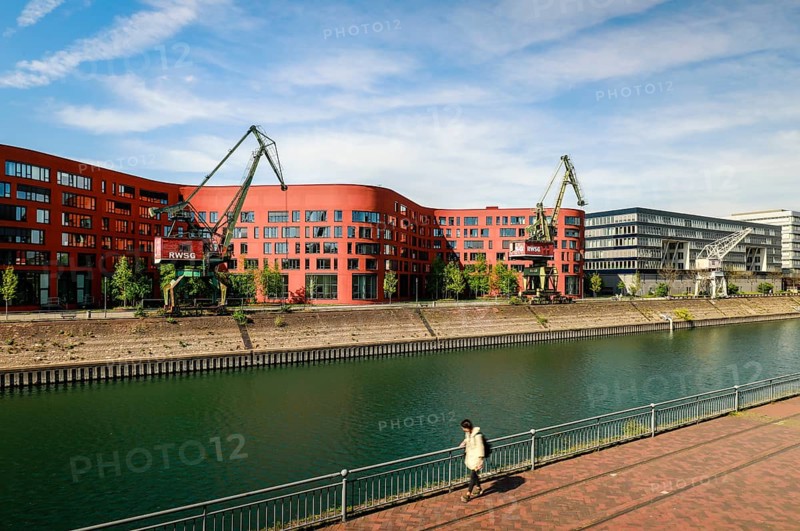 Inner harbour Duisburg with the wave-shaped building of the Landesarchiv NRW
