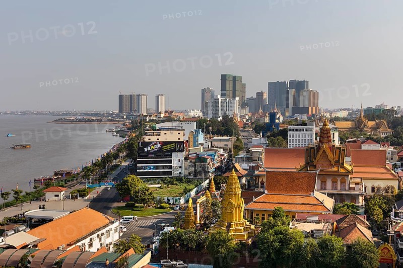 Panoramic view with Wat Ounalom