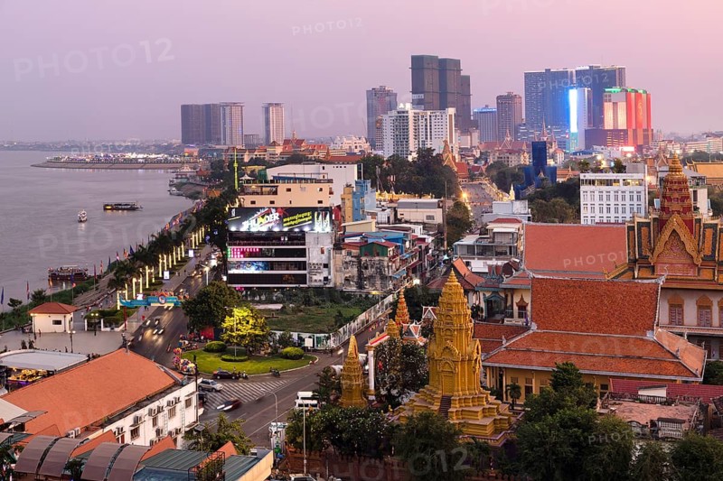 Panoramic view with Wat Ounalom
