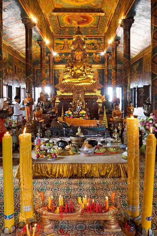 Gilt Bronze Buddha with offerings
