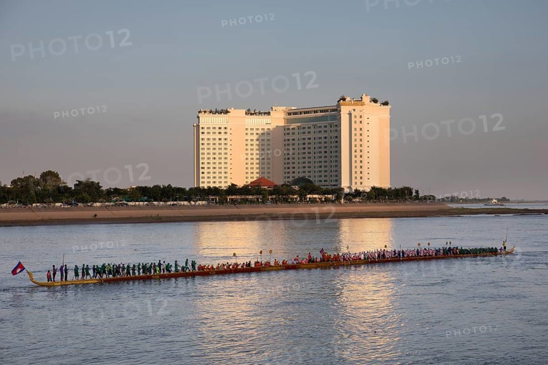 Longest dragon boat in the world