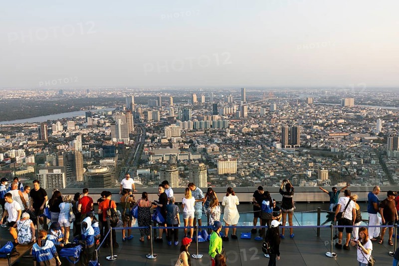 Visitor on the viewing platform of Maha Nakhon Tower