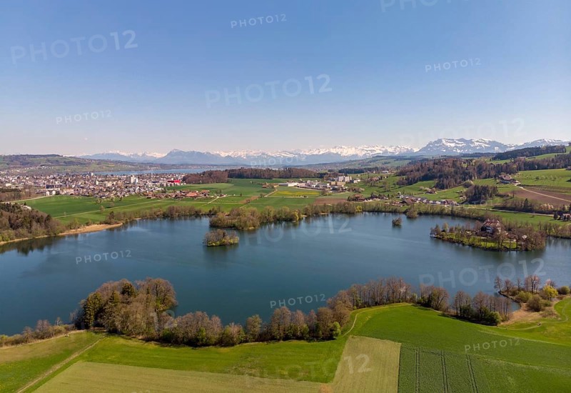 Castle Mauensee and Lake Mauensee
