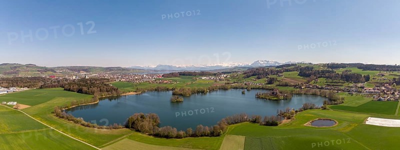 Castle Mauensee and Lake Mauensee