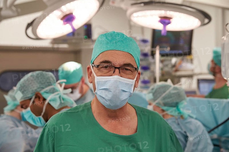 Heart surgeon Prof. Richard Frey in the operating room