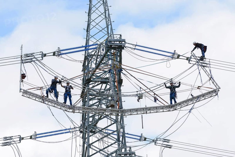 High-voltage engineers