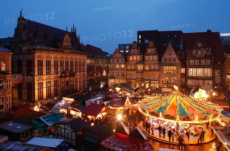 Christmas Market at the Market Square with House Schutting