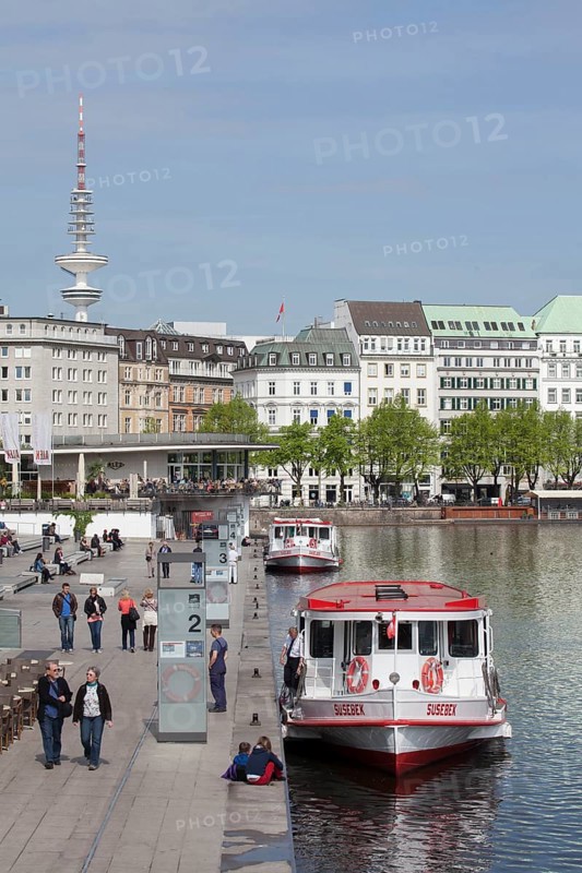 Pier at Jungfernstieg
