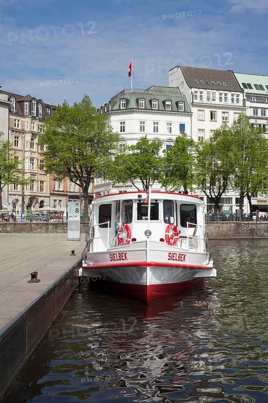 Pier at Jungfernstieg