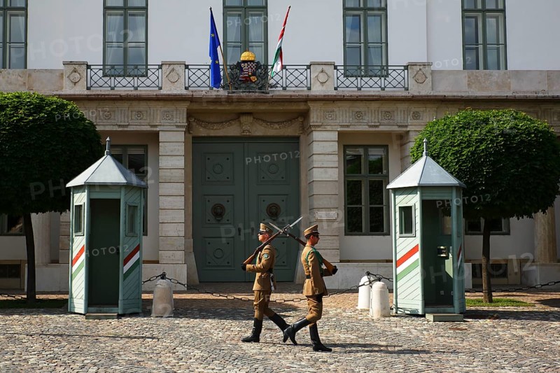Guard soldiers in front of the Presidential Palace Palais Sandor