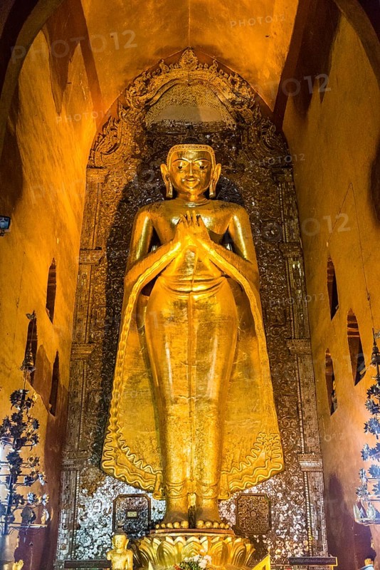 Giant Golden Buddha in Ananda Pahto Temple